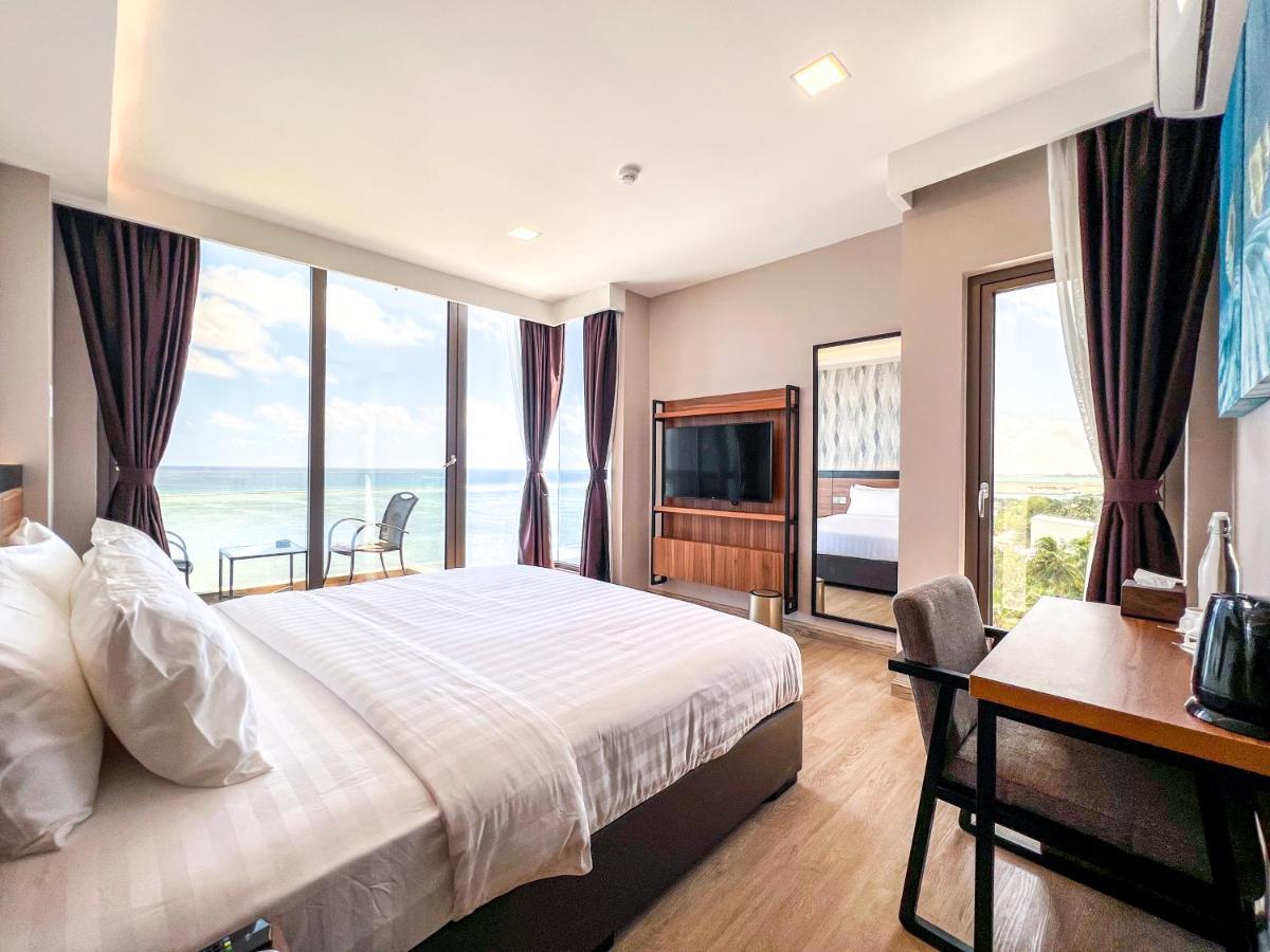 Triton Prestige Seaview And Spa Maafushi Exteriér fotografie