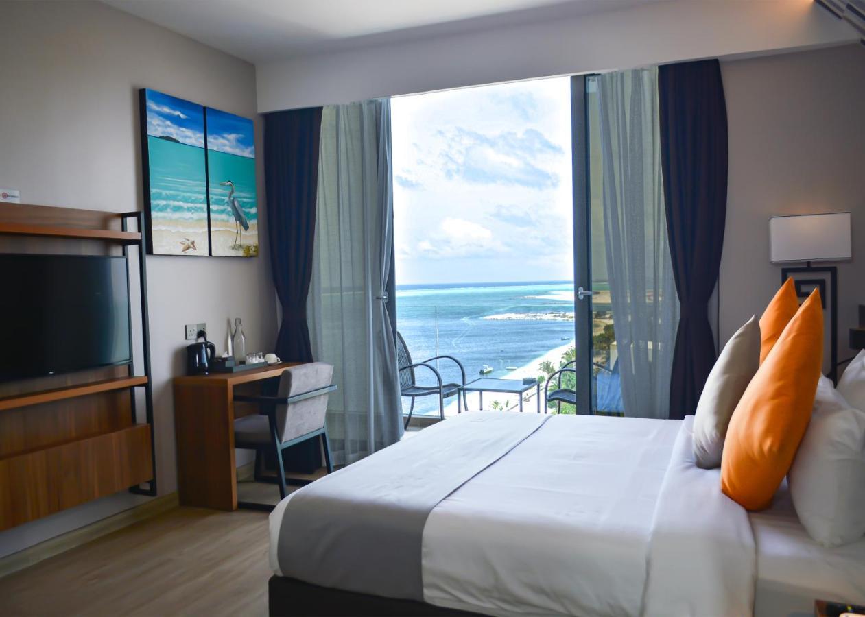 Triton Prestige Seaview And Spa Maafushi Exteriér fotografie