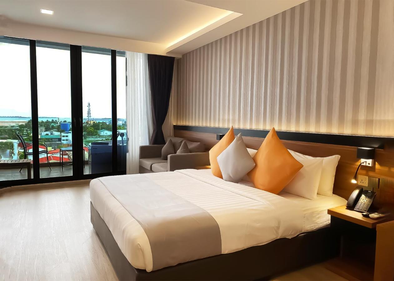 Triton Prestige Seaview And Spa Maafushi Exteriér fotografie