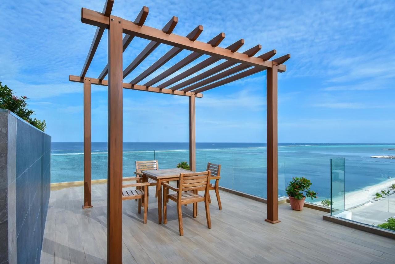 Triton Prestige Seaview And Spa Maafushi Exteriér fotografie
