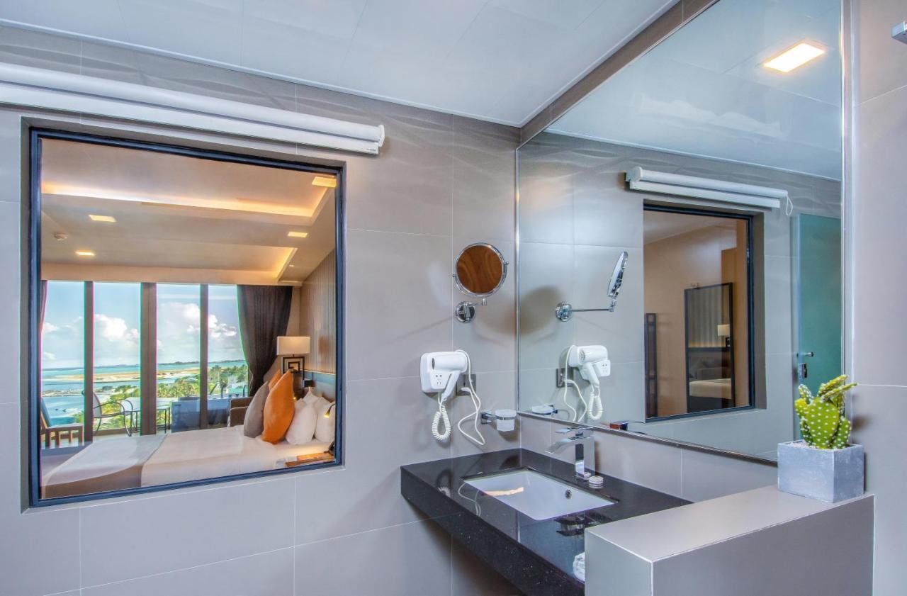 Triton Prestige Seaview And Spa Maafushi Exteriér fotografie