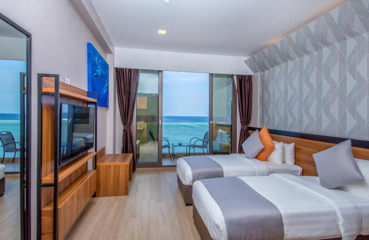 Triton Prestige Seaview And Spa Maafushi Exteriér fotografie